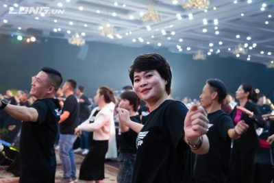 Dược sĩ Oanh chia sẻ lời khuyên làm mới không gian sống cùng đồ gỗ công nghiệp